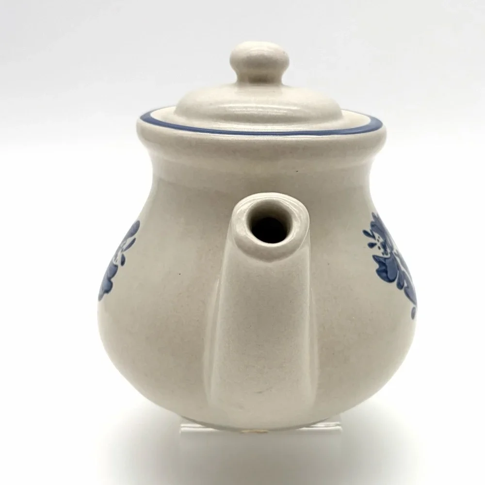 Pfaltzgraff Yorktowne 5 Cup Teapot Coffee Pot W/ Lid 7-550 Stoneware Floral Blue